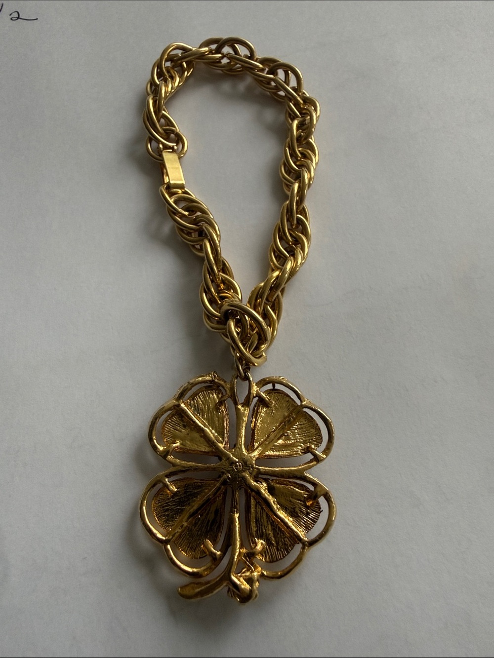 Vintage Gold Tone Open Link Charm Bracelet with 4 Leaf Clover Charm. - Picture 4 of 5